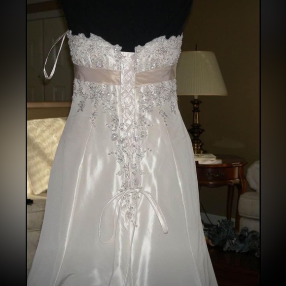 NEW - 12 - Wedding Dress - French Taffeta, Ivory/Vienna Cream - Maggie Sottero - Picture 8 of 16